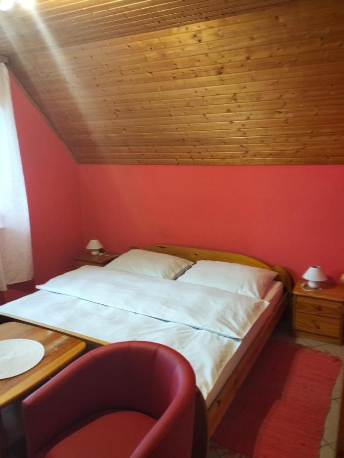 A-Privat Hotel Lipótszentmiklós Kültér fotó