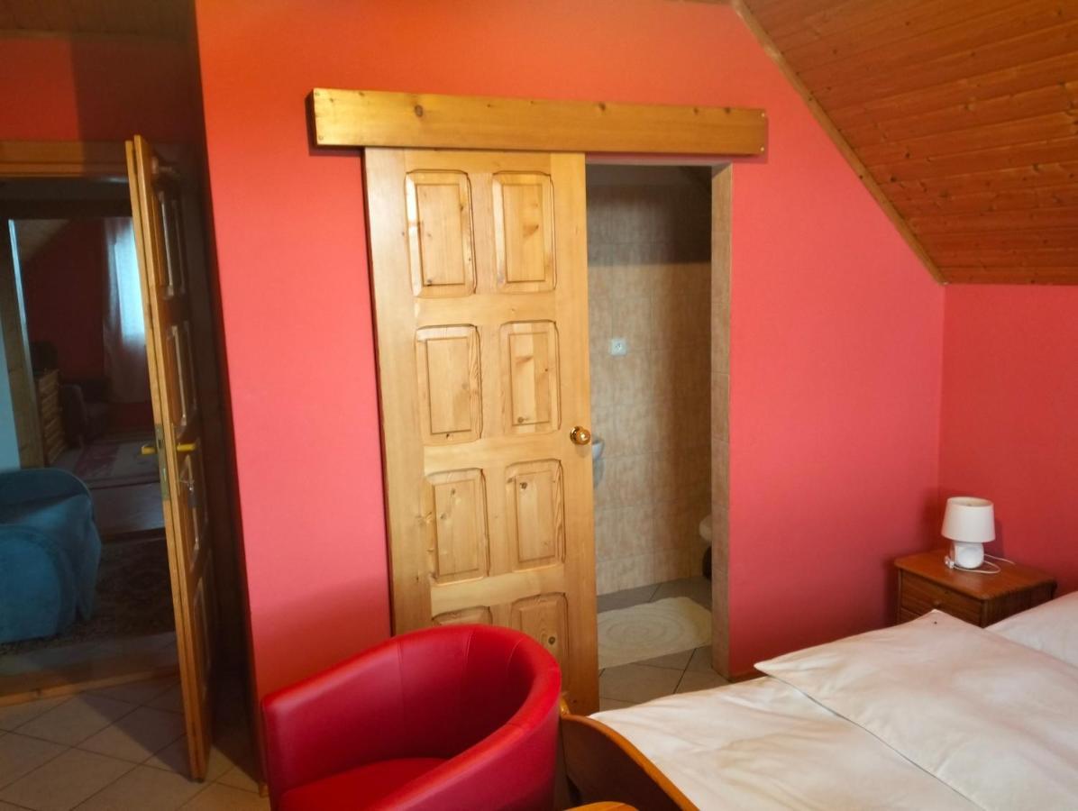 A-Privat Hotel Lipótszentmiklós Kültér fotó
